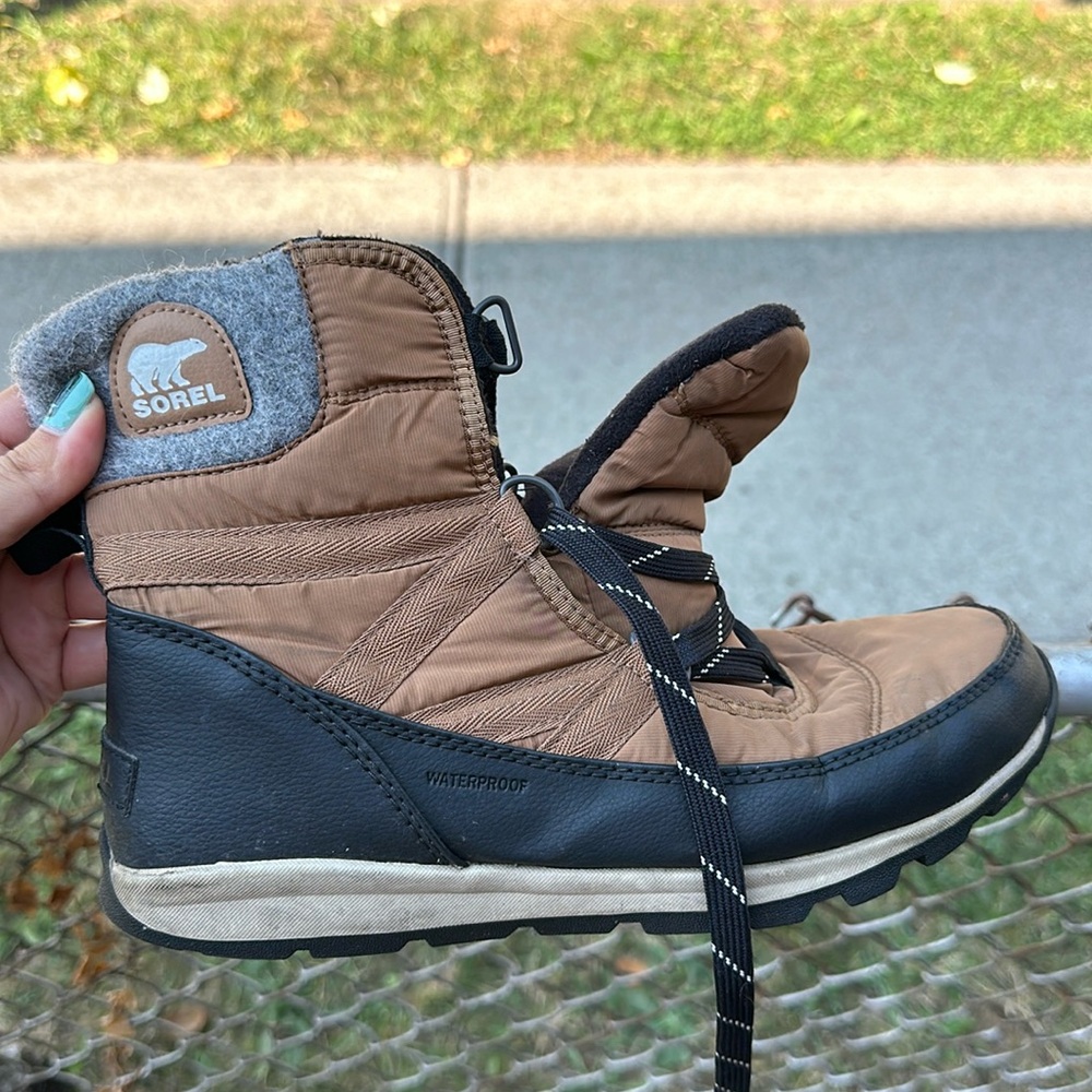 Sorel Tan and Black Women's Winter Boots